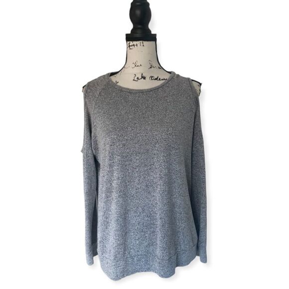 Design Lab Lord & Taylor SZ L grey cold shoulder pullover sweater - Picture 2 of 5